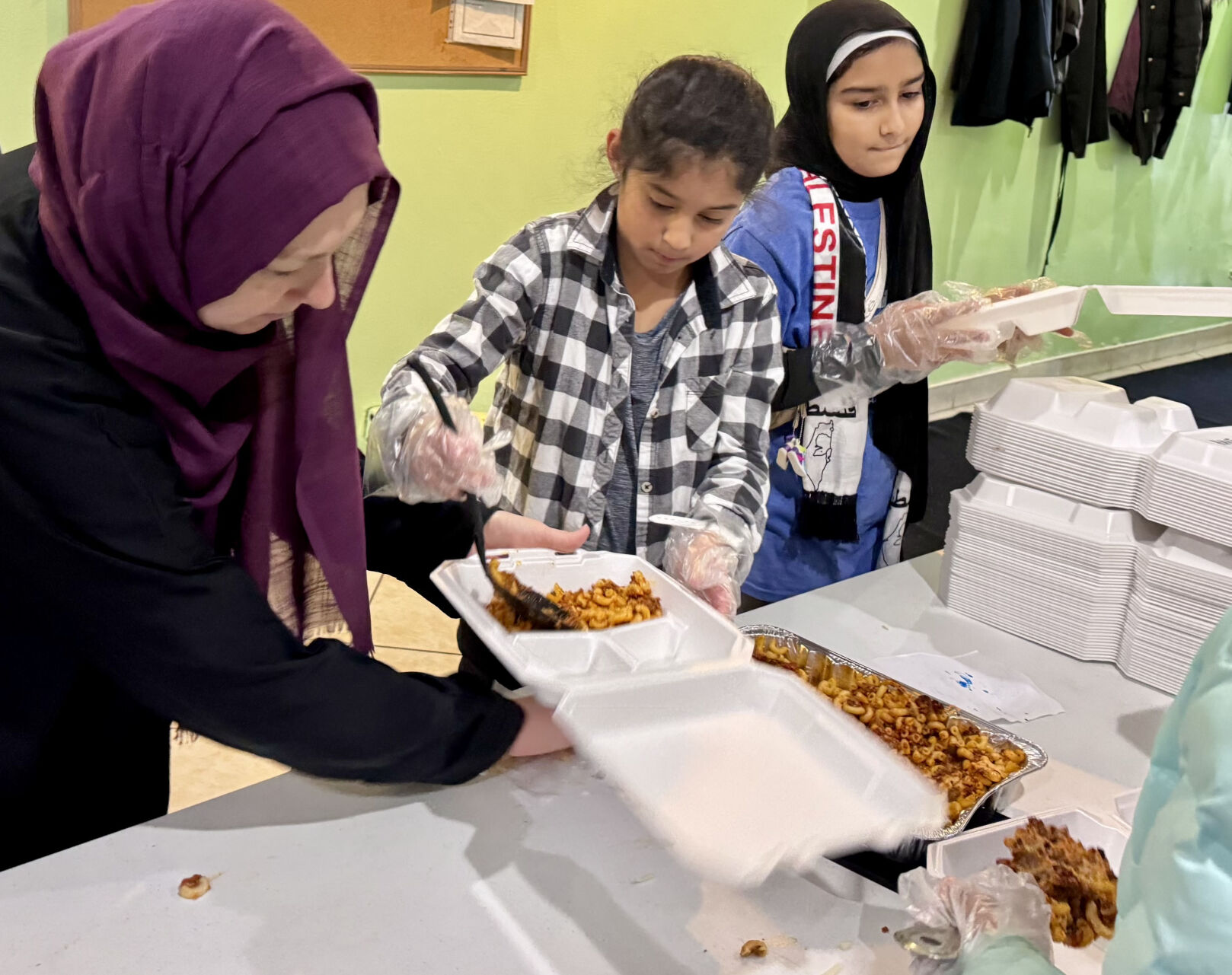 Salam Scouts make meals for homeless individuals